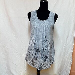 Chic Floral Sleeveless Top in Gray
